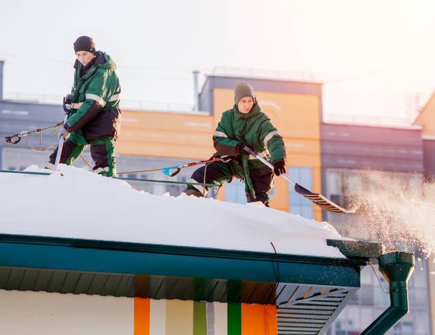 Déneigement de toitures commerciales Québec